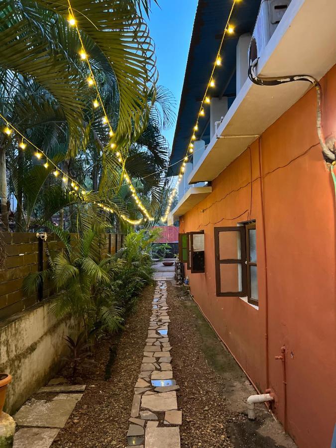Green Rover Hostel By Gypstead Vagator Exterior photo